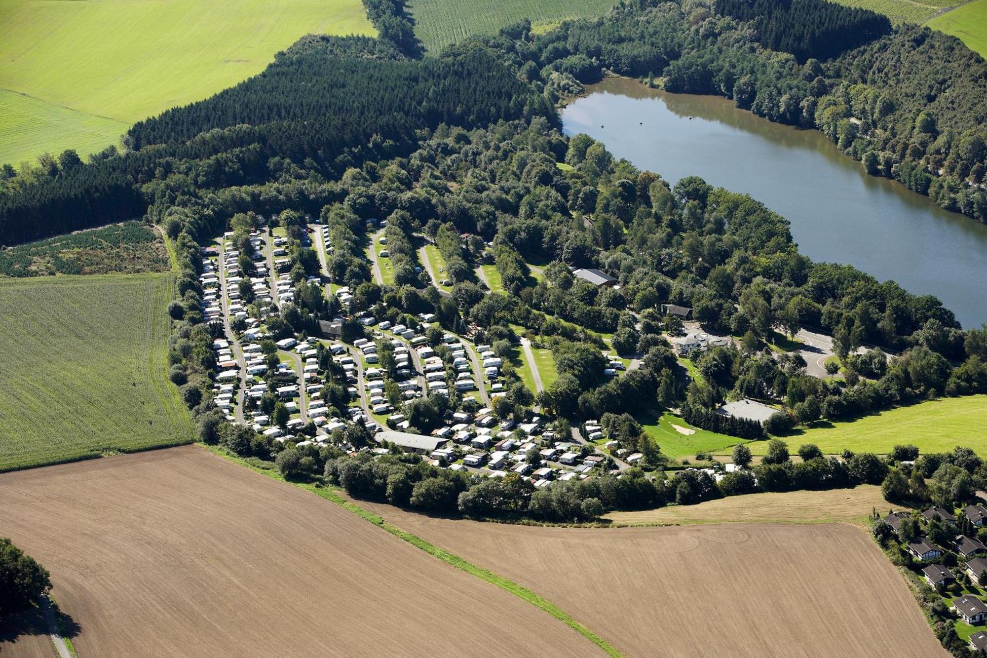 משדה Knaus Campingpark Hennesee מראה חיצוני תמונה