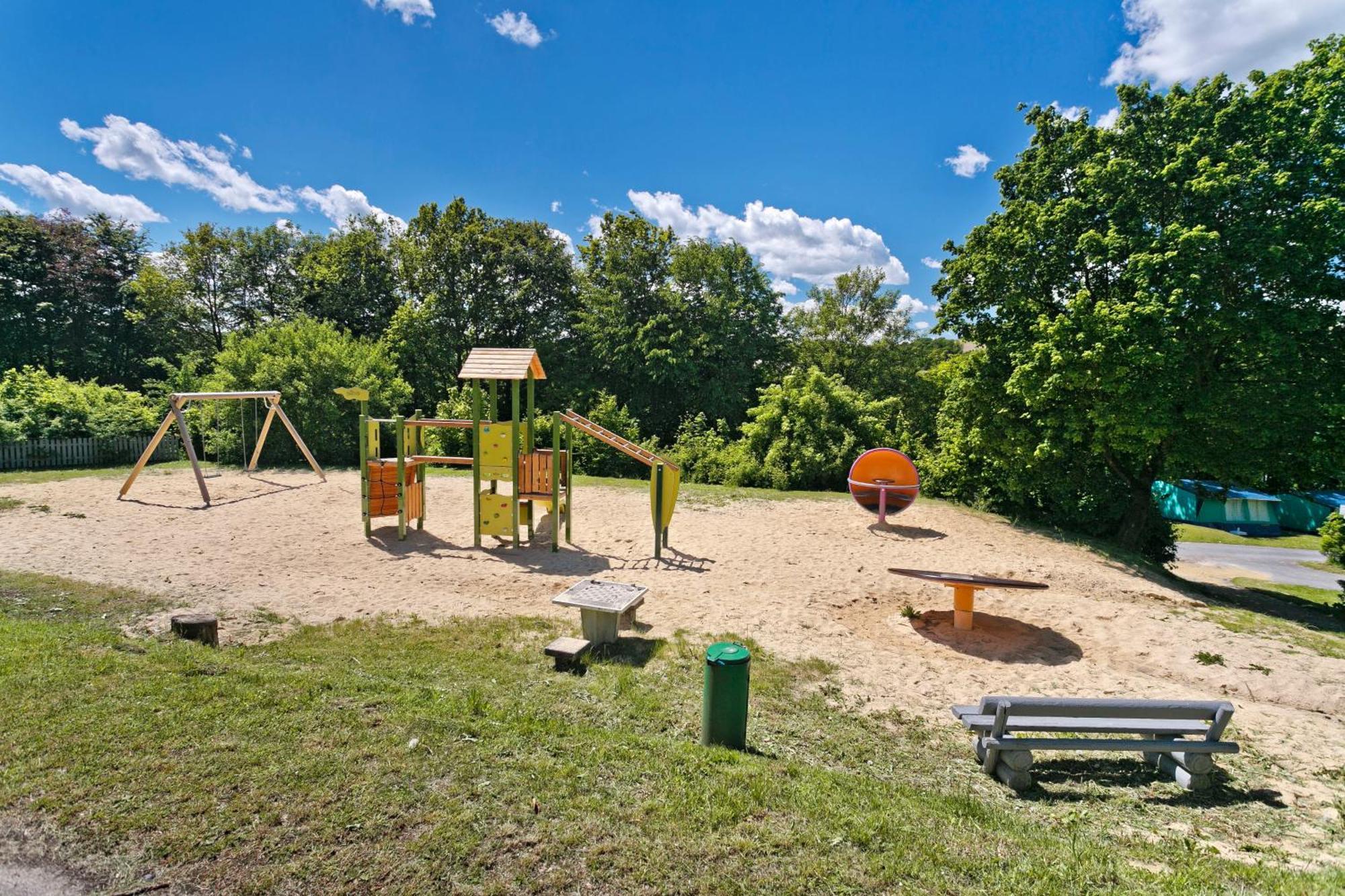 משדה Knaus Campingpark Hennesee מראה חיצוני תמונה
