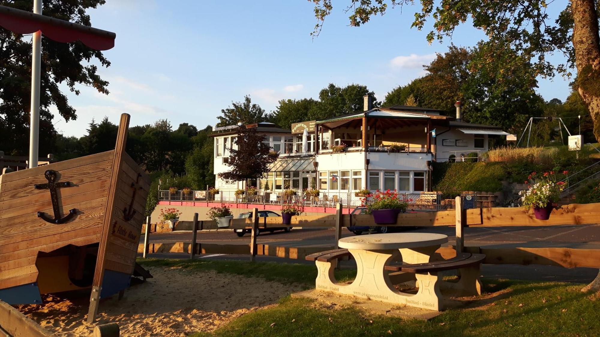 משדה Knaus Campingpark Hennesee מראה חיצוני תמונה